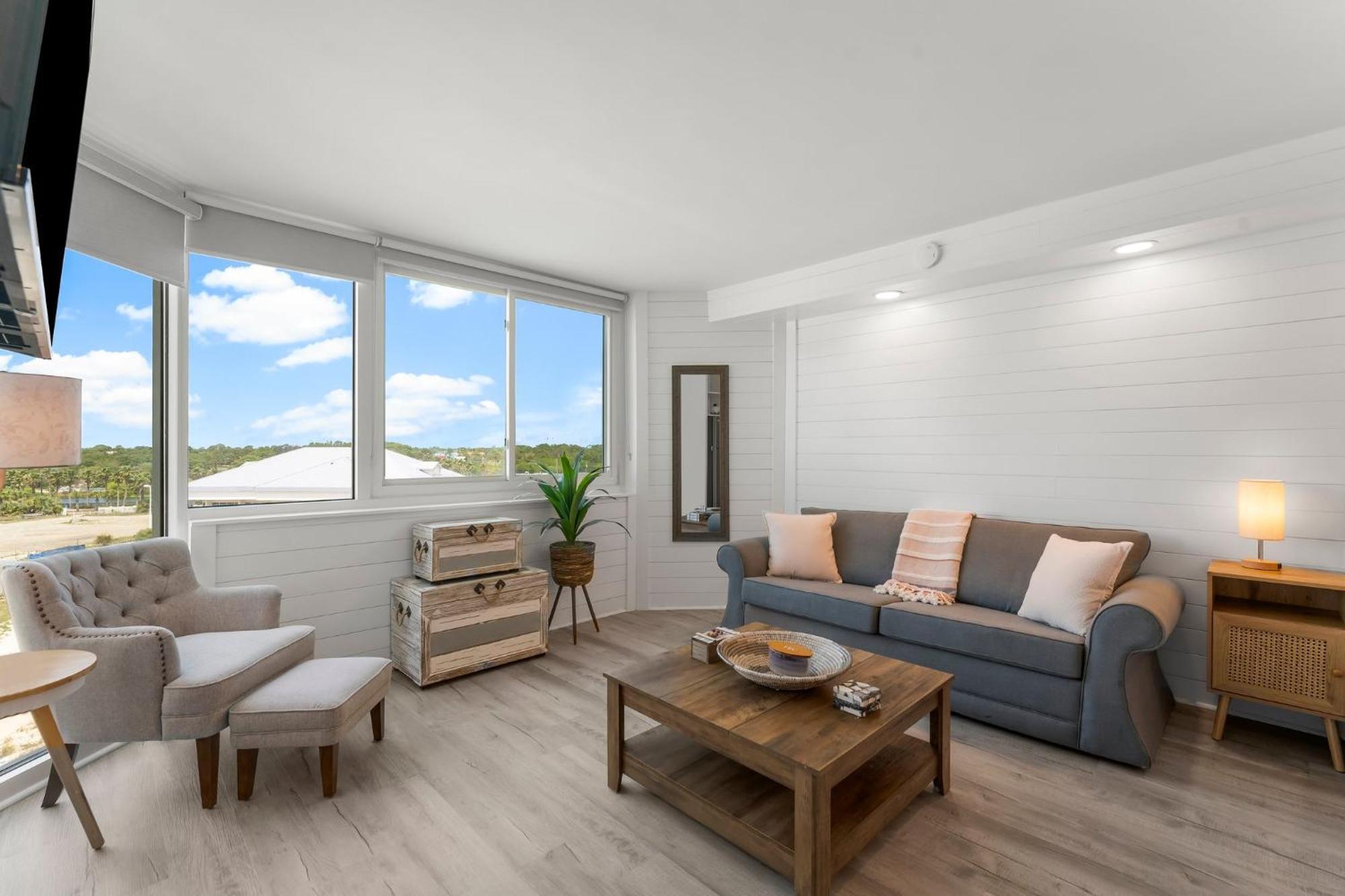 Of The Gulf 622 Front Renovated Like New Holiday home